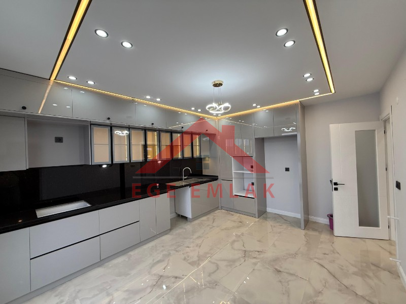 Didim Efeler Mahallesinde Satılık 4+1 Tam Müstakil Vİlla