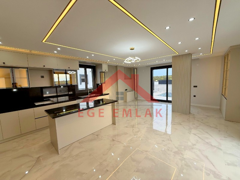 Didim'de Satılık Tam Müstakil Havuzlu Villa