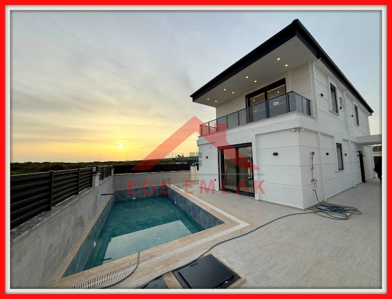 Didim'de Satılık Tam Müstakil Havuzlu Villa