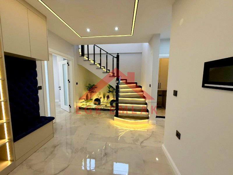 Didim'de Satılık Tam Müstakil Havuzlu Villa