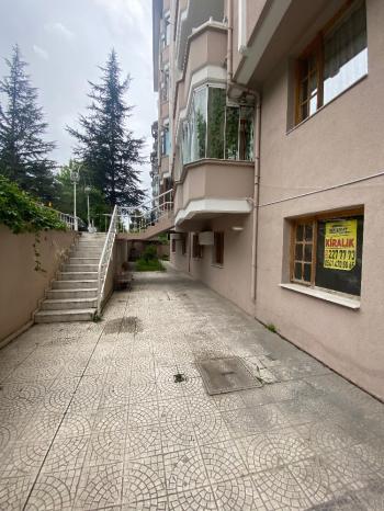 GÜVENAY - ÇORUM ÜÇTUTLAR MAH ADİL CANDEMİR PARKI KARŞISI 2+1 KİRALIK DAİRE