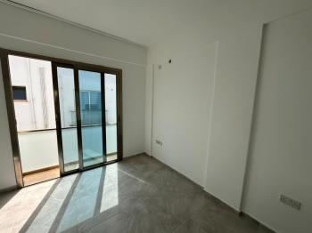 GÖNYELİ'DE TÜRK  MALI  SATILIK DAİRE 