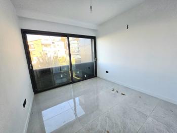 KKTC Girne Merkezde Muhteşem Lokasyonda Satılık 2+1 Sıfır Daire