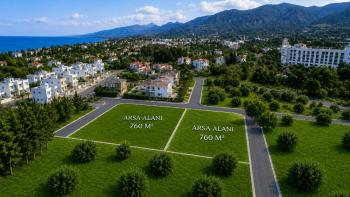 Kıbrıs Girne Karaoğlanoğlu Bölgesinde Satılık Deniz Manzaralı  Parsellenmiş Araziler