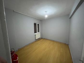 GÜVENAY - ÇORUM ULUKAVAK HALK EĞİTİM MERKEZİ YANI 3+1 KİRALIK DAİRE 