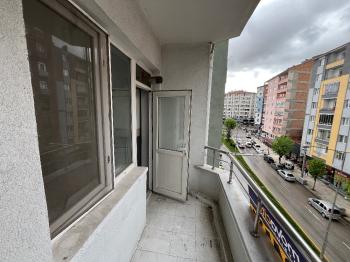 GÜVENAY - ÇORUM ULUKAVAK HALK EĞİTİM MERKEZİ YANI 3+1 KİRALIK DAİRE 