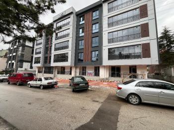 GÜVENAY - ÇORUM BAHÇELİEVLER İLKOKULU ARKASI 1+1 SATILIK DAİRE 