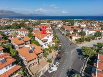 Datça Merkezi Konumda | Bahçe Kullanımlı | Ara Kat 2+1 Satılık Daire