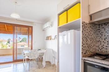 Datça Merkezi Konumda | Bahçe Kullanımlı | Ara Kat 2+1 Satılık Daire