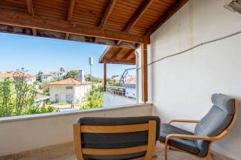 Datça Merkezi Konumda | Bahçe Kullanımlı | Ara Kat 2+1 Satılık Daire