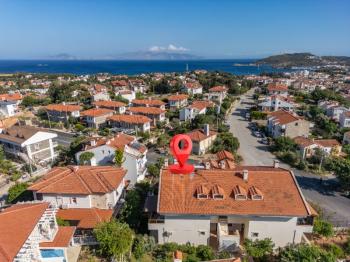 Datça Merkezi Konumda | Bahçe Kullanımlı | Ara Kat 2+1 Satılık Daire
