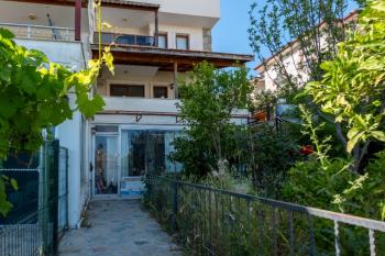 Datça Merkezi Konumda | Bahçe Kullanımlı | Ara Kat 2+1 Satılık Daire
