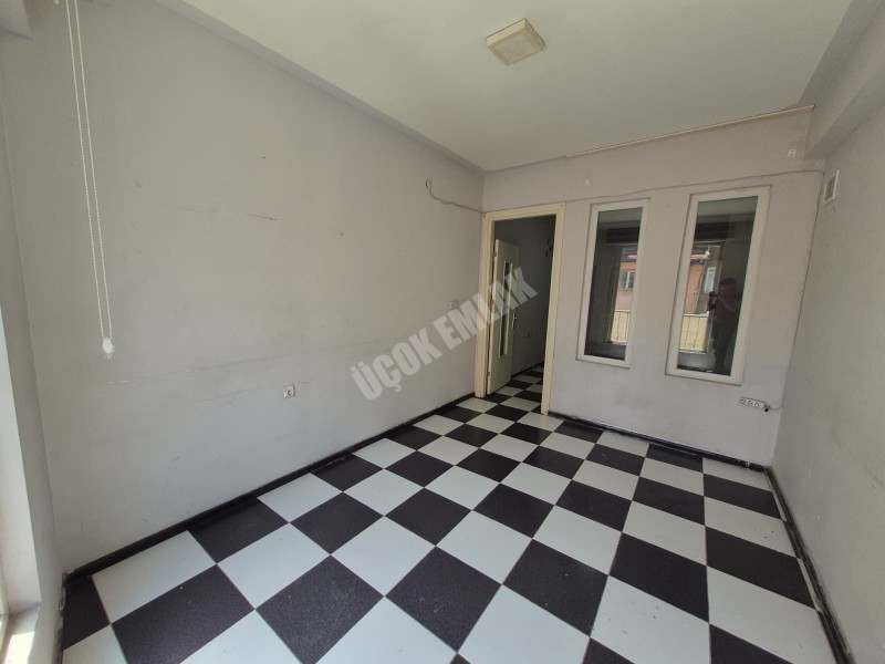 AFYON ÜÇOK EMLAKTAN DUMLUPINAR MAH 1+0 45M² KİRALIK OFİS - DAİRE