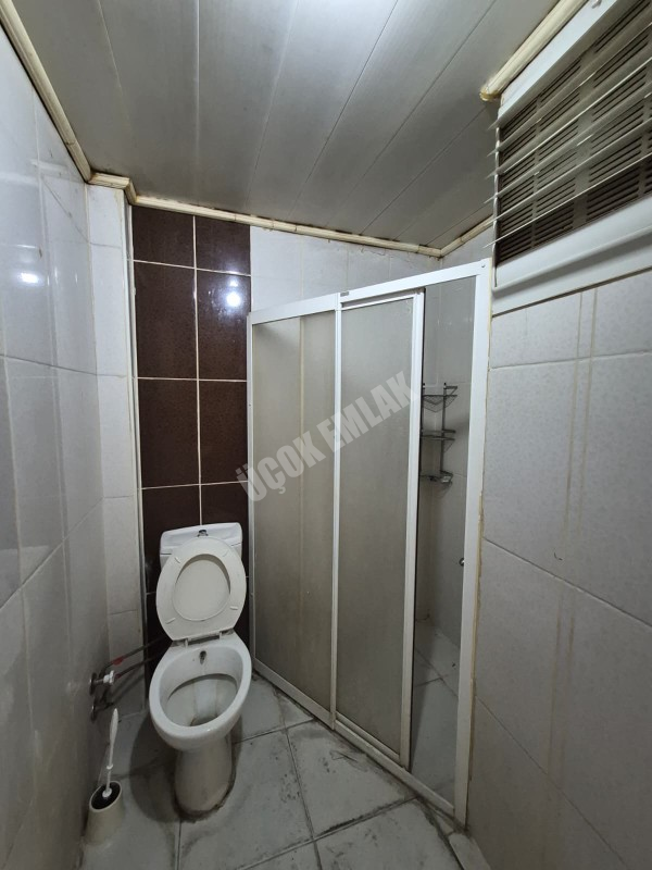 AFYON ÜÇOK EMLAKTAN DUMLUPINAR MAH 1+0 45M² KİRALIK OFİS - DAİRE