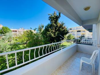 ALTINKUM PLAJI’NA YÜRÜME MESAFESİNDE GENİŞ 2+1 EŞYALI DAİRE FIRSATI