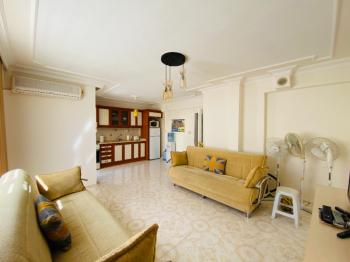ALTINKUM PLAJI’NA YÜRÜME MESAFESİNDE GENİŞ 2+1 EŞYALI DAİRE FIRSATI