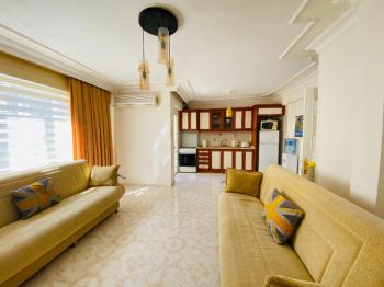 ALTINKUM PLAJI’NA YÜRÜME MESAFESİNDE GENİŞ 2+1 EŞYALI DAİRE FIRSATI