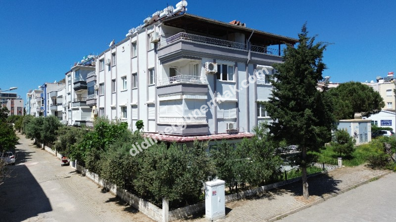 ALTINKUM PLAJI’NA YÜRÜME MESAFESİNDE GENİŞ 2+1 EŞYALI DAİRE FIRSATI