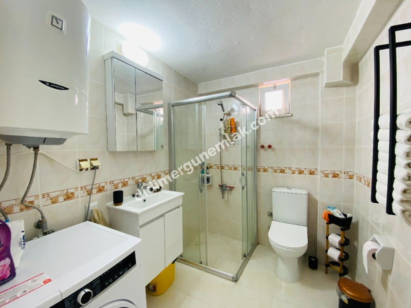 ALTINKUM PLAJI’NA YÜRÜME MESAFESİNDE GENİŞ 2+1 EŞYALI DAİRE FIRSATI