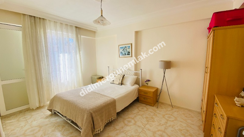 ALTINKUM PLAJI’NA 780 METRE MESAFEDE KÖŞE KONUMLU GENİŞ 2+1 DAİRE