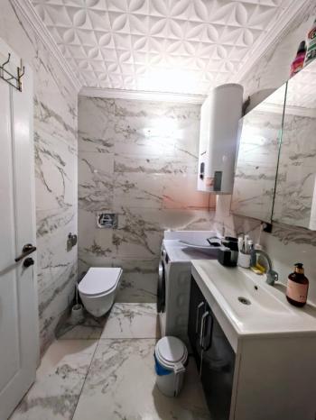Didim'de Satılık Daire - Komple Yenilenmiş, Geniş Ara Kat Köşe Daire