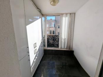 Didim'de Satılık Daire - Komple Yenilenmiş, Geniş Ara Kat Köşe Daire