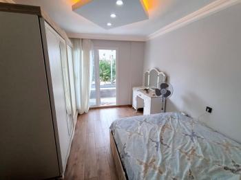 Didim'de Satılık Daire - Komple Yenilenmiş, Geniş Ara Kat Köşe Daire
