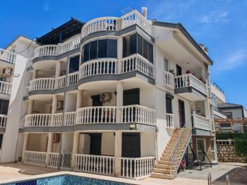 Didim Efeler Mahallesi Marina Sun Villas’ta Satılık Teraslı Dubleks Daire