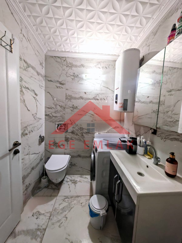 Didim'de Satılık Daire - Komple Yenilenmiş, Geniş Ara Kat Köşe Daire