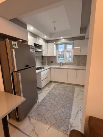 ÜNİVERSİTE BÖLGESİNDE KİRALIK SIFIR EŞYALI 1+1 DAİRE
