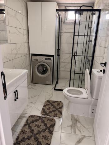 ÜNİVERSİTE BÖLGESİNDE KİRALIK SIFIR EŞYALI 1+1 DAİRE