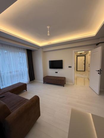 ÜNİVERSİTE BÖLGESİNDE KİRALIK SIFIR EŞYALI 1+1 DAİRE