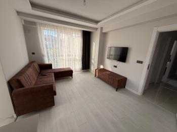 ÜNİVERSİTE BÖLGESİNDE KİRALIK SIFIR EŞYALI 1+1 DAİRE
