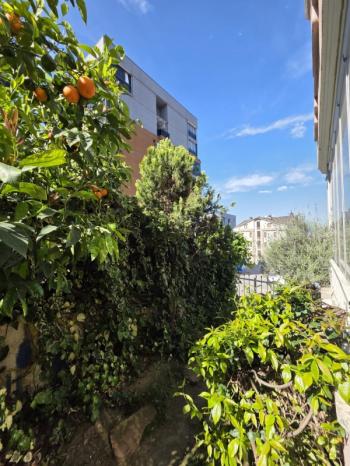 MUDANYA ESKİ BURSA YOLU ÜZERİ BAHÇELİ 3+1 125 M2 GİRİŞ KAT SATILIK DAİRE