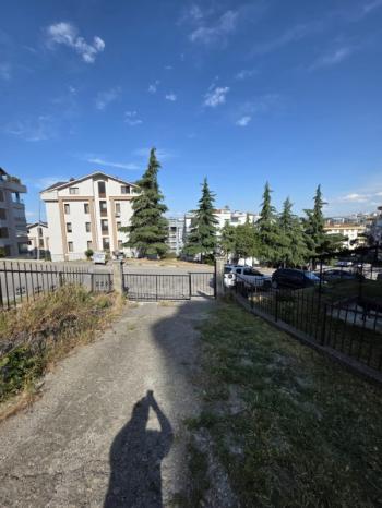 MUDANYA ESKİ BURSA YOLU ÜZERİ BAHÇELİ 3+1 125 M2 GİRİŞ KAT SATILIK DAİRE