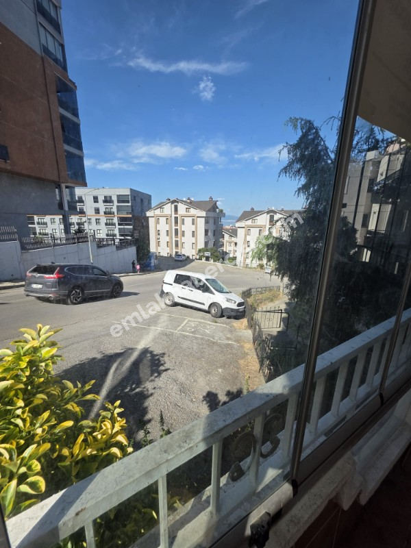 MUDANYA ESKİ BURSA YOLU ÜZERİ BAHÇELİ 3+1 125 M2 GİRİŞ KAT SATILIK DAİRE