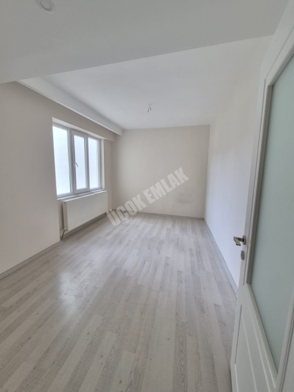 AFYON ÜÇOK EMLAKTAAN MAREŞAL FEVZİ ÇAKMAK MAH 3+1 110M² SIFIR AYARINDA SATILLIK DAİRE 