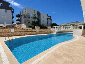 ALTINKUM’DA HAVUZLU SİTE İÇERİSİNDE FULL EŞYALI 2+1 DAİRE