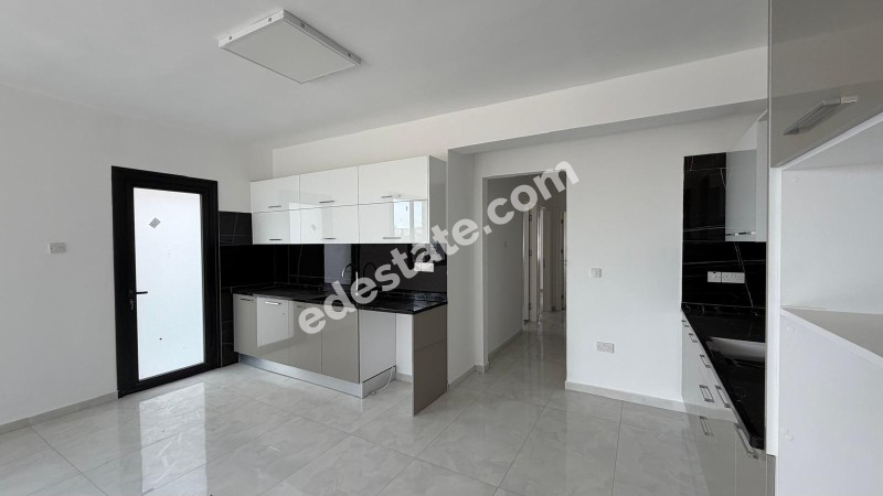 Girne Boğaz Bölgesinde Yeni SATILIK 3+1 Zemin Kat Daire