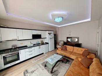 Altınkumda Satılık Asansörlü Kapalı Otoparklı Modern Daire