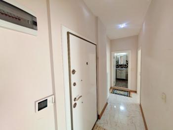 Altınkumda Satılık Asansörlü Kapalı Otoparklı Modern Daire