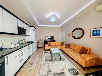 Altınkumda Satılık Asansörlü Kapalı Otoparklı Modern Daire