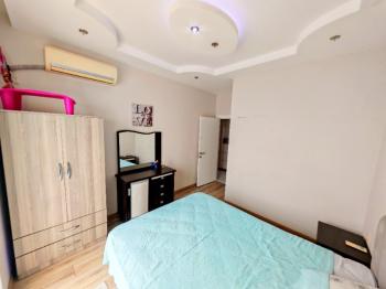Altınkumda Satılık Asansörlü Kapalı Otoparklı Modern Daire