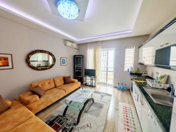 Altınkumda Satılık Asansörlü Kapalı Otoparklı Modern Daire