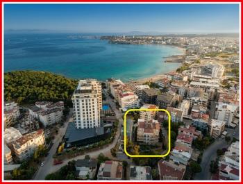 Altınkumda Satılık Asansörlü Kapalı Otoparklı Modern Daire