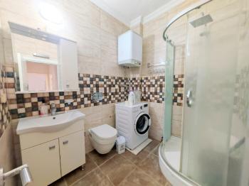 Altınkumda Satılık Asansörlü Kapalı Otoparklı Modern Daire