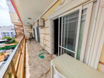 Altınkumda Satılık Asansörlü Kapalı Otoparklı Modern Daire