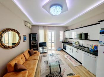 Altınkumda Satılık Asansörlü Kapalı Otoparklı Modern Daire