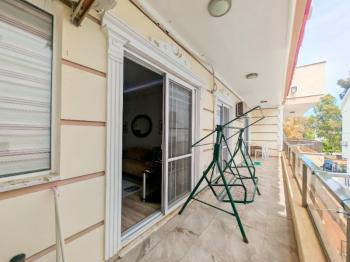 Altınkumda Satılık Asansörlü Kapalı Otoparklı Modern Daire