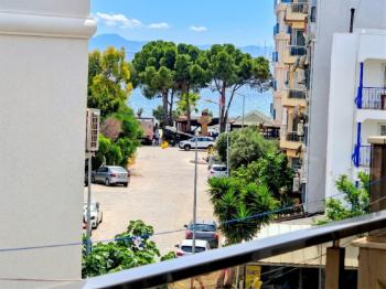 Altınkumda Satılık Asansörlü Kapalı Otoparklı Modern Daire